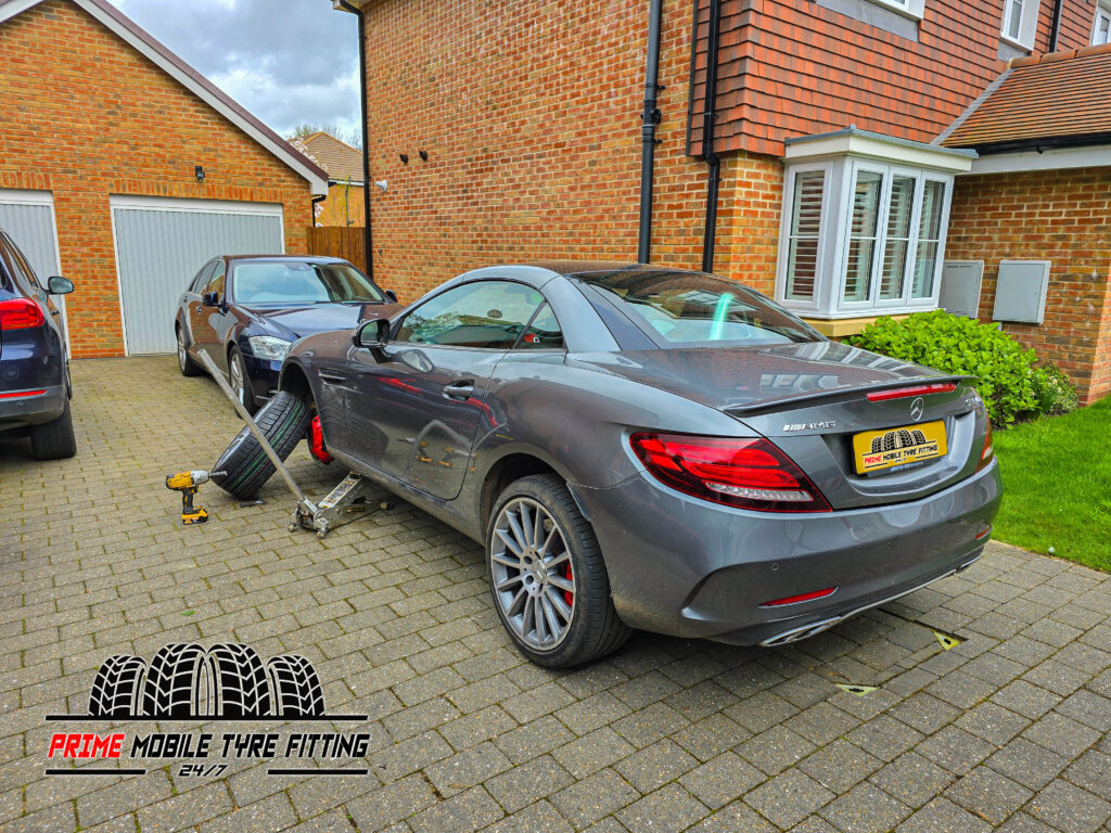 Mobile tyre fitter in Woking