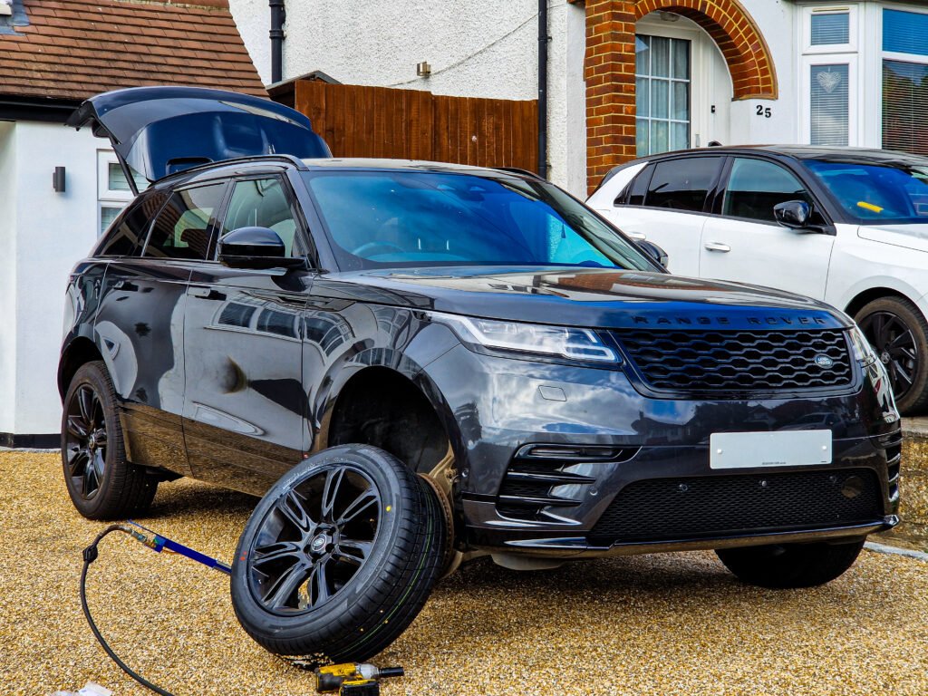 8 Warning Signs of Tyre Damage to Act On