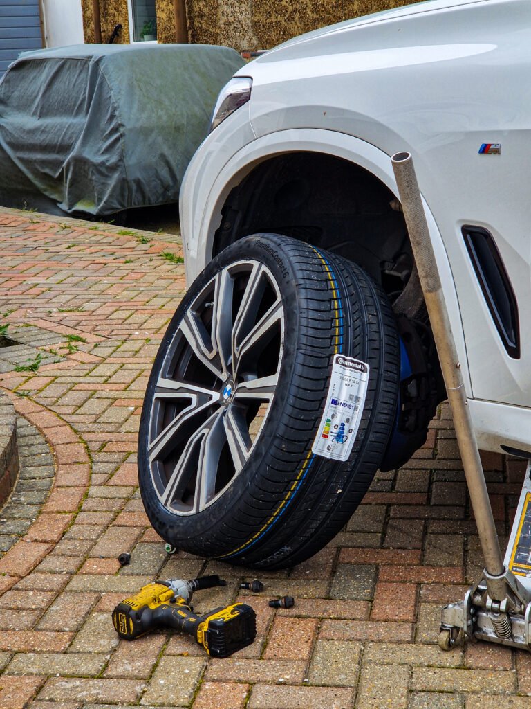 Mobile Repair VS Tyre Sealant: Which Works?
