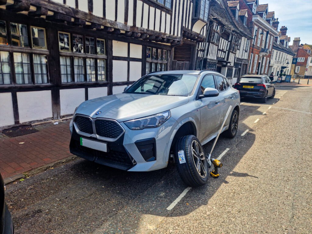 When Should Tyres Be Replaced? Key Warning Signs